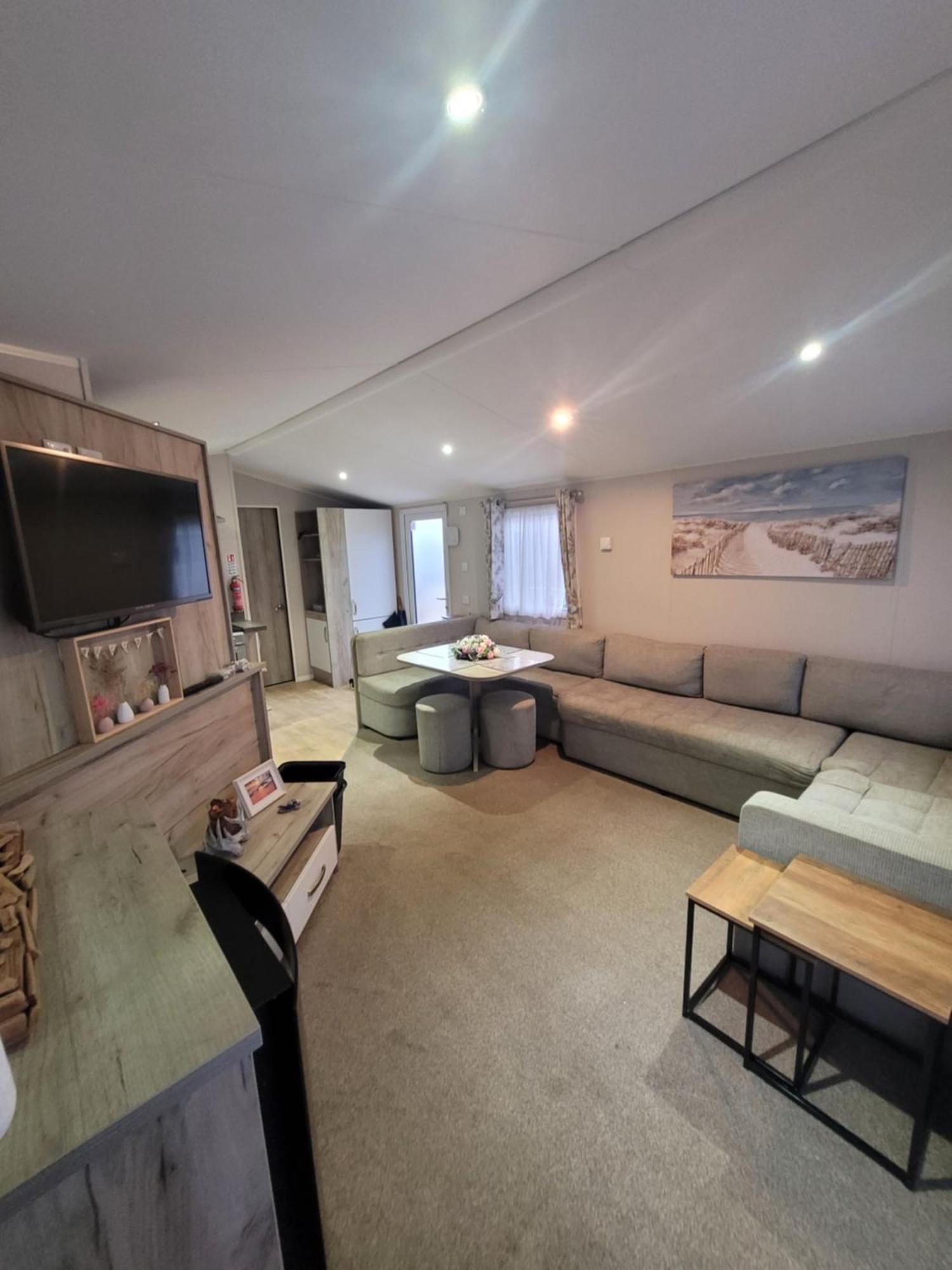Spacious 8 Birth 3 Bedrooms A22 Unity Beach Holiday Resort Unity Brean 1 Pet Stays Free Berrow Eksteriør billede